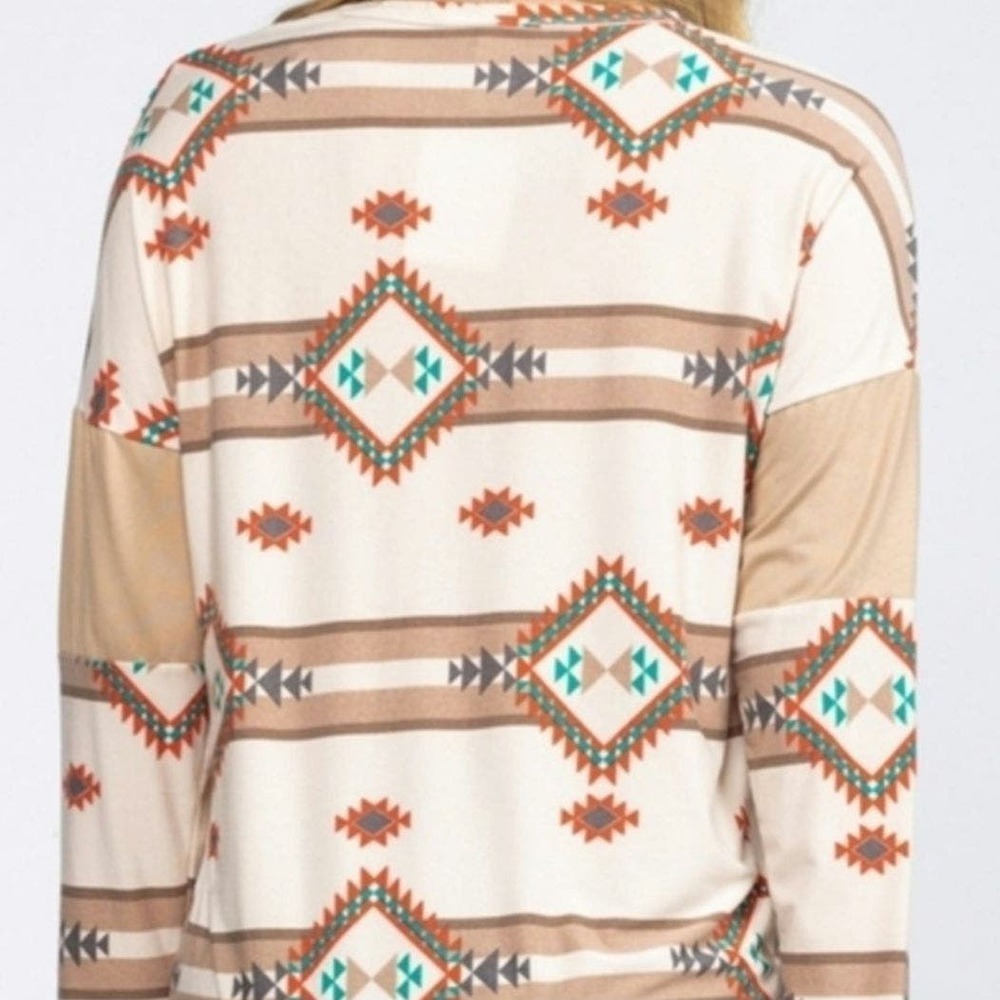 Boutique Lightweight V Neck Aztec Print Blouse - Picture 4 of 4